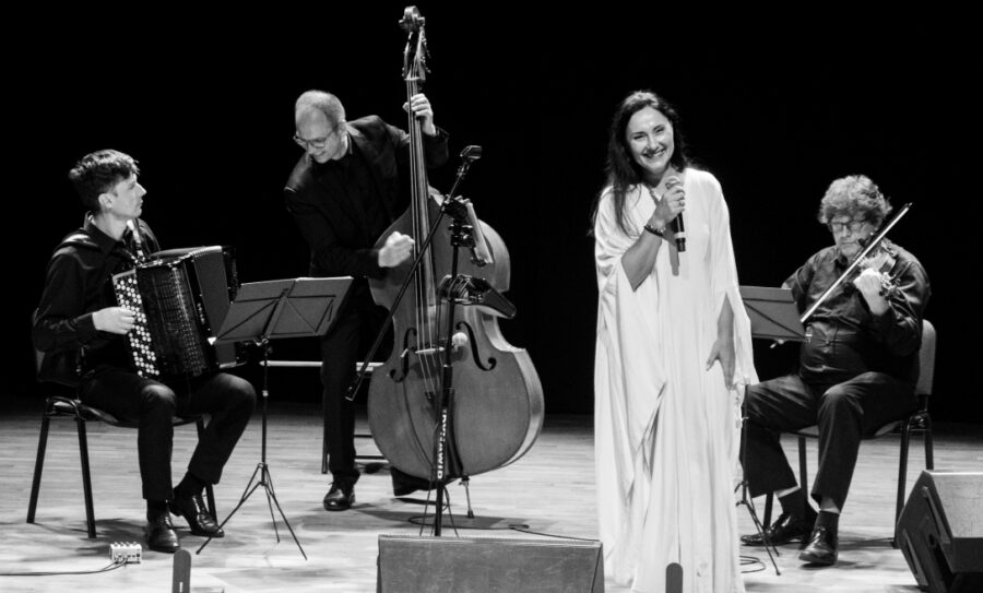 Tarasowo-Koncertowo: Alicja Grabowska i Chanajki