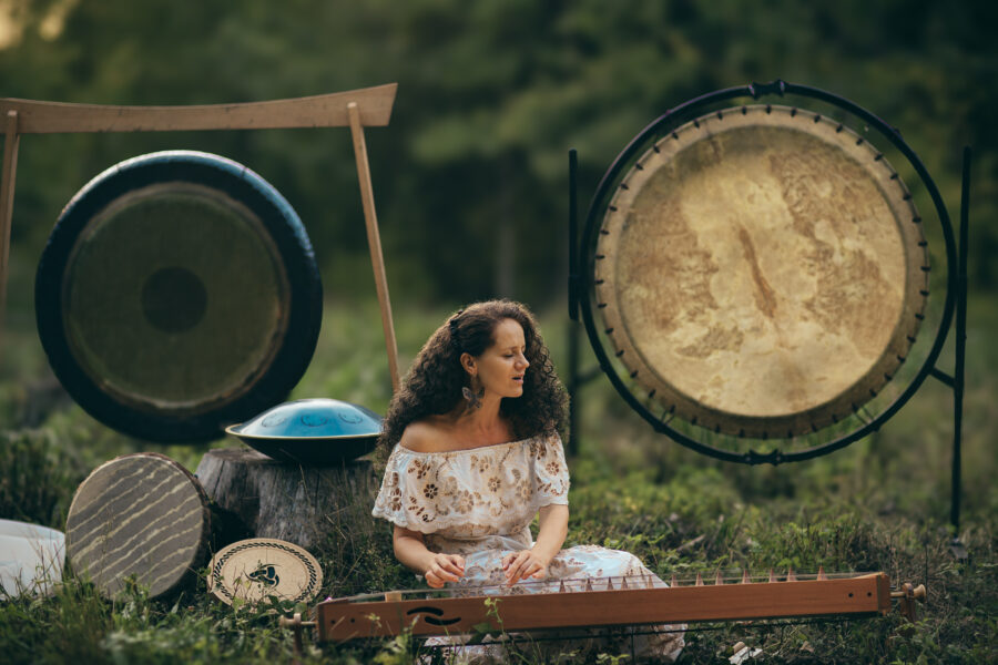 Lato w Mieście 2025: Katherine Pearl / Ceremonia Śpiewu i Dźwięku
