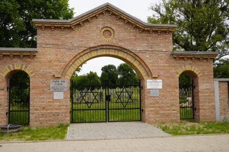 Akcja Lato 2026: Odsłonięcie macewy Sory Zamenhof